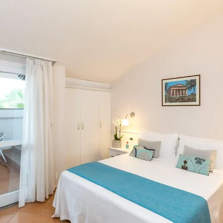 Otel Oleandri Paestum