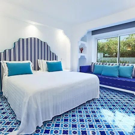 Oleandri Otel 4*