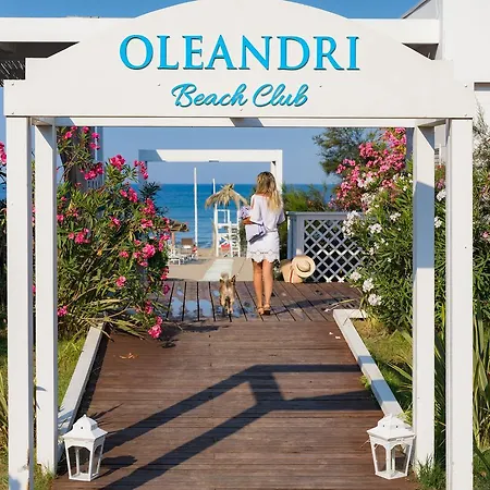 Otel Oleandri Paestum